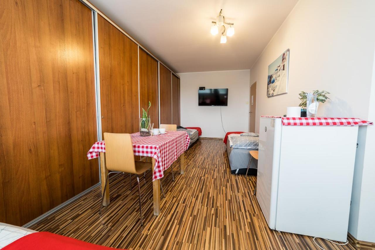Pokoje Nad Pizzeria Poznan Luaran gambar
